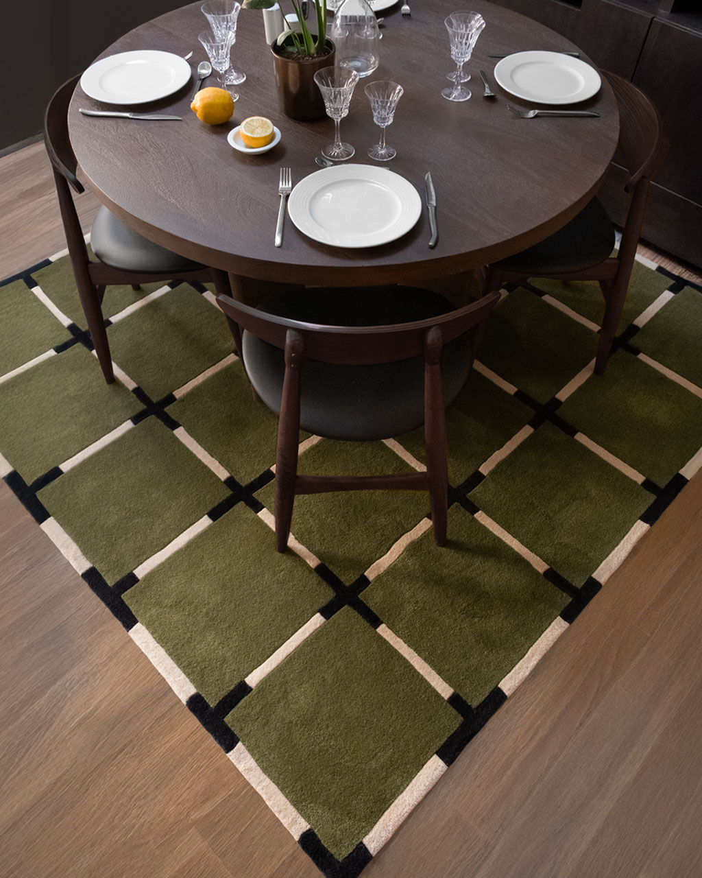 Tapis de salon Asta kaki, autre vue en situation (création Camille Techer)