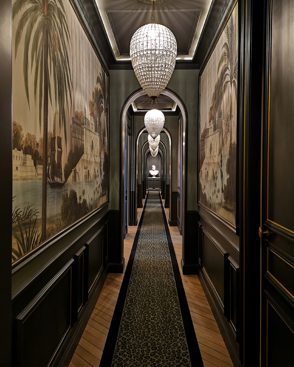 Tapis léopard : le motif iconique qui fait rugir la décoration intérieure