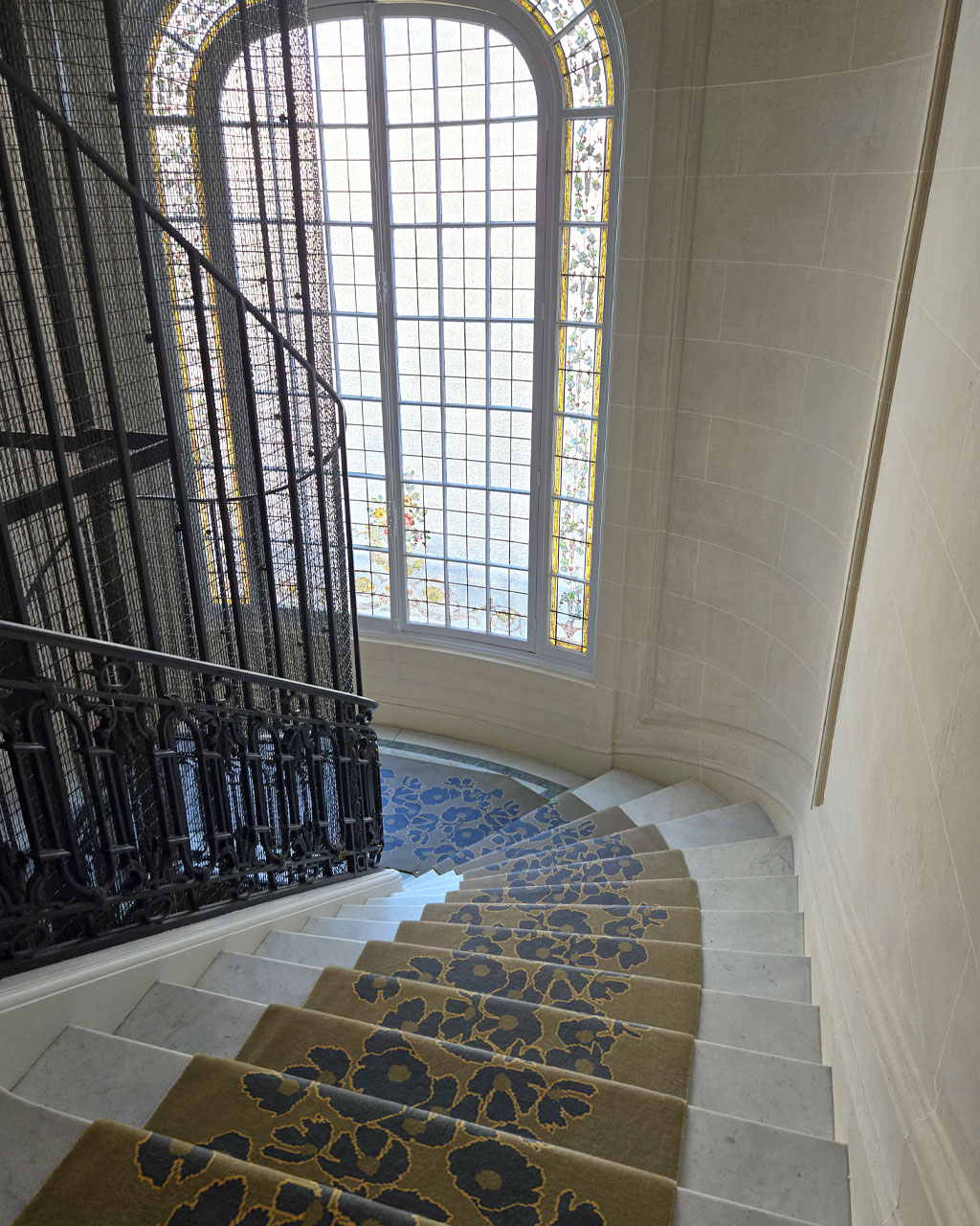Tapis d’escalier Léonie, création décorative par Camille Techer